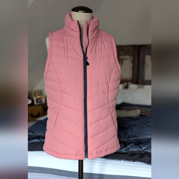 DSG Quilted Vest - Picture 2 of 7